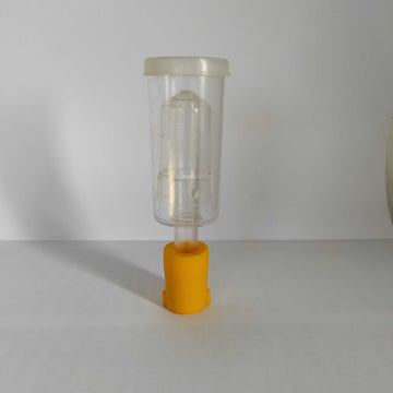 Airlock with rubber stopper
